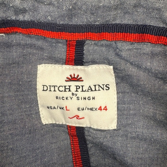 Ditch Plains Blue and Red Crab Print Button Down Shirt Size Large. - Picture 10 of 10